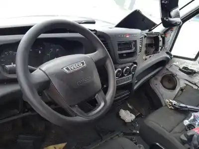 Здавання транспортного засобу iveco daily vi caja/chasis 33s15, 35s15, 35c15 року 2015 потужний f1afl411c