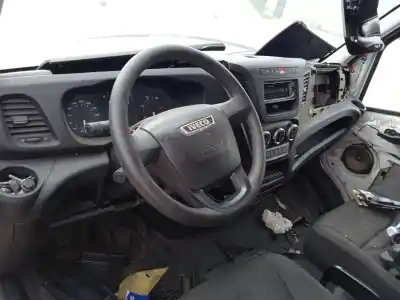 Здавання транспортного засобу iveco daily vi caja/chasis 33s15, 35s15, 35c15 року 2015 потужний f1afl411c