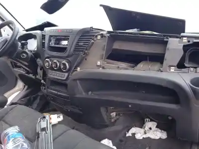 Здавання транспортного засобу iveco daily vi caja/chasis 33s15, 35s15, 35c15 року 2015 потужний f1afl411c