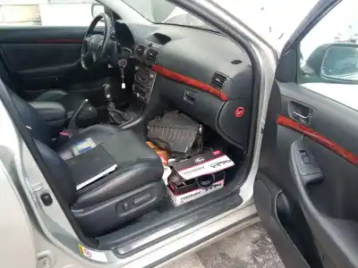Здавання транспортного засобу toyota avensis (_t25_) 2.2 d-4d (adt251_) року 2005 потужний 2ad-ftv