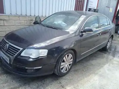 Véhicule à la ferraille VOLKSWAGEN                                         PASSAT B6 (3C2)                                                                                                                                                                                                                                            2.0 TDI 16V                                                                                                                                                                                                                                                de l'année 2006 alimenté BKP