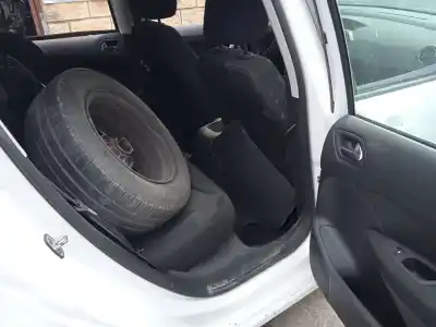 Veículo de Sucata peugeot 308 i (4a_, 4c_) 1.4 16v do ano 2011 alimentado 8fr (ep3)