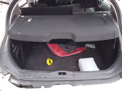 Veículo de Sucata peugeot 308 i (4a_, 4c_) 1.4 16v do ano 2011 alimentado 8fr (ep3)