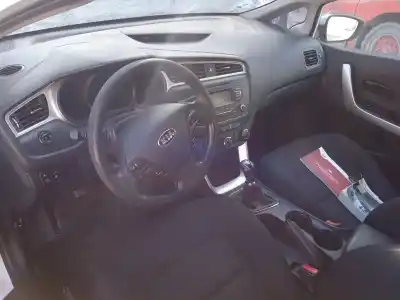 Scrapping Vehicle kia cee'd sportswagon (jd) 1.6 crdi 110 of the year 2016 powered d4fb