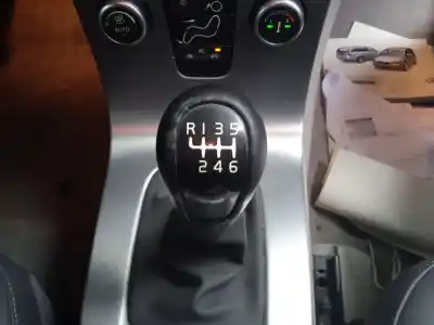 Veículo de Sucata volvo v50 (545) 2.0 d do ano 2010 alimentado d4204t