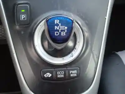 Veicolo di demolizione toyota auris (_e15_) 1.8 hybrid (zwe150_) dell'anno 2011 alimentato 2zr-fxe