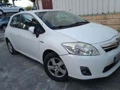 Veicolo di demolizione toyota auris (_e15_) 1.8 hybrid (zwe150_) dell'anno 2011 alimentato 2zr-fxe