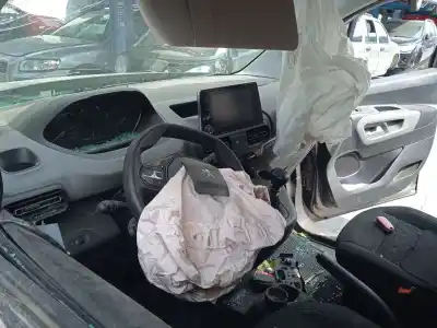 Здавання транспортного засобу peugeot rifter 1.2 puretech 110 року 2019 потужний hnp (eb2adt)