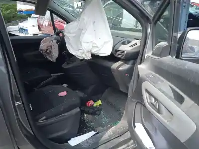 Здавання транспортного засобу peugeot rifter 1.2 puretech 110 року 2019 потужний hnp (eb2adt)