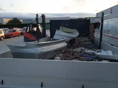 Veículo de Sucata iveco daily iii caja/chasis 35 s 13,35 c 13 do ano 2004 alimentado 8140.43s