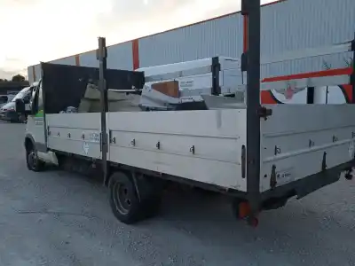 Veículo de Sucata iveco daily iii caja/chasis 35 s 13,35 c 13 do ano 2004 alimentado 8140.43s