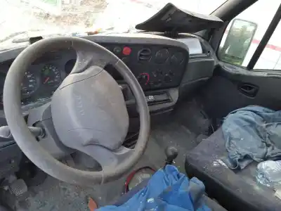Veículo de Sucata iveco daily iii caja/chasis 35 s 13,35 c 13 do ano 2004 alimentado 8140.43s