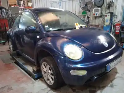 Veicolo di demolizione VOLKSWAGEN                                         NEW BEETLE (9C1/1C1)                                                                                                                                                                                                                                       1.6                                                                                                                                                                                                                                                        dell'anno 2001 alimentato AYD