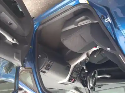 Здавання транспортного засобу toyota auris (_e15_) 1.6 (zre151_) року 2012 потужний 1zr