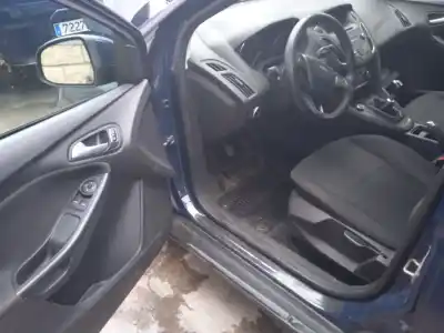 Veicolo di demolizione ford focus iii 1.6 tdci dell'anno 2015 alimentato t1da