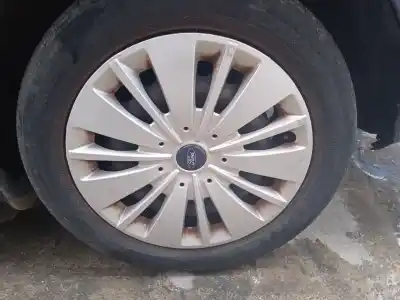 Veicolo di demolizione ford focus iii 1.6 tdci dell'anno 2015 alimentato t1da