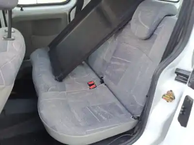 Veículo de Sucata renault kangoo (kc0/1_) 1.5 dci (kc07) do ano 2004 alimentado k9k704