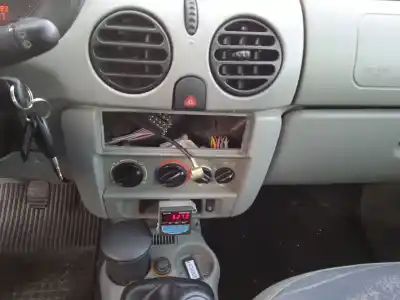 Veículo de Sucata renault kangoo (kc0/1_) 1.5 dci (kc07) do ano 2004 alimentado k9k704