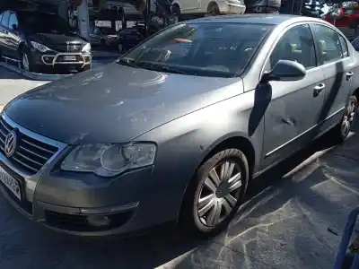 Véhicule à la ferraille VOLKSWAGEN                                         PASSAT B6 (3C2)                                                                                                                                                                                                                                            2.0 TDI                                                                                                                                                                                                                                                    de l'année 2006 alimenté BMP