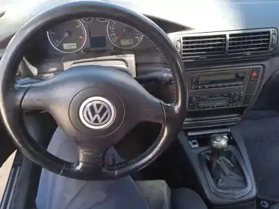 Veicolo di demolizione volkswagen passat b5.5 (3b3) 1.9 tdi dell'anno 2002 alimentato avf