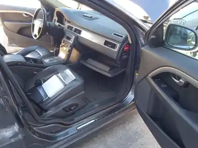 Scrapping Vehicle volvo s80 ii (124) d5 of the year 2009 powered d5244t10