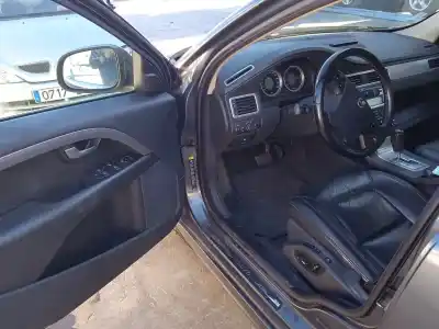 Scrapping Vehicle volvo s80 ii (124) d5 of the year 2009 powered d5244t10