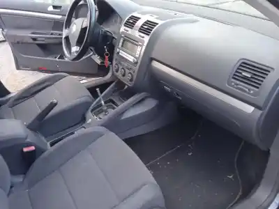 Veicolo di demolizione volkswagen golf v (1k1) 1.9 tdi dell'anno 2006 alimentato bxe