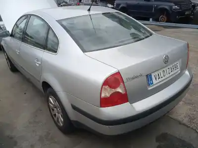 Veicolo di demolizione volkswagen passat b5.5 (3b3) 2.0 dell'anno 2002 alimentato azm