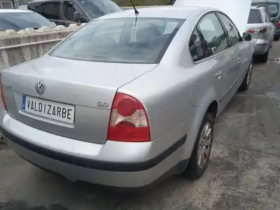 Veicolo di demolizione volkswagen passat b5.5 (3b3) 2.0 dell'anno 2002 alimentato azm