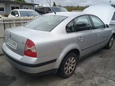 Veicolo di demolizione volkswagen passat b5.5 (3b3) 2.0 dell'anno 2002 alimentato azm