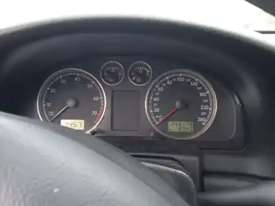 Veicolo di demolizione volkswagen passat b5.5 (3b3) 2.0 dell'anno 2002 alimentato azm