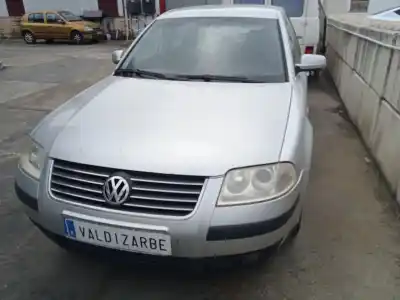 Veicolo di demolizione volkswagen passat b5.5 (3b3) 2.0 dell'anno 2002 alimentato azm
