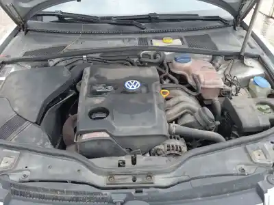 Veicolo di demolizione volkswagen passat b5.5 (3b3) 2.0 dell'anno 2002 alimentato azm