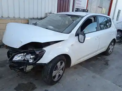 Veículo de Sucata KIA CEE'D FASTBACK (ED) 1.6 CRDI 90 do ano 2010 alimentado D4FB