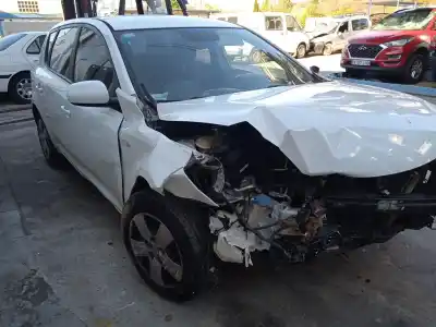 Veículo de Sucata kia cee'd fastback (ed) 1.6 crdi 90 do ano 2010 alimentado d4fb