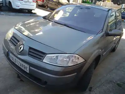 Veículo de Sucata renault                                            megane ii (bm0/1_, cm0/1_)                                                                                                                                                                                                                                 1.9 dci                                                                                                                                                                                                                                                    do ano 2003 alimentado f9q800