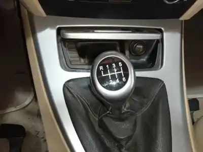 Sloopvoertuig bmw 3 (e90) 320 d van het jaar 2006 aangedreven 204d4