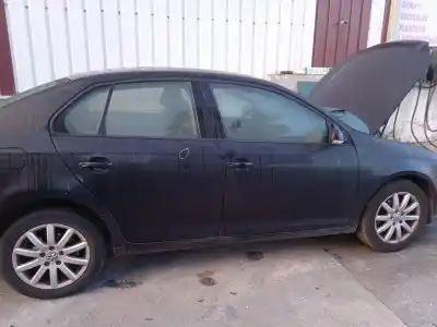 Scrapping Vehicle volkswagen jetta iii (1k2) 1.6 of the year 2007 powered bse