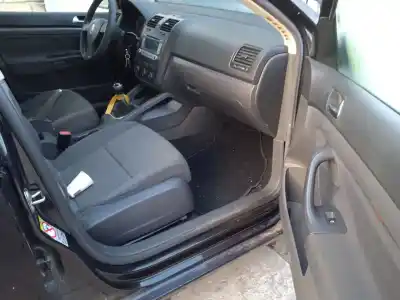 Scrapping Vehicle volkswagen jetta iii (1k2) 1.6 of the year 2007 powered bse