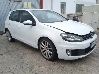 Veicolo di demolizione VOLKSWAGEN GOLF VI (5K1) 2.0 TDI dell'anno 2009 alimentato CBB