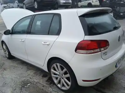 Veicolo di demolizione volkswagen golf vi (5k1) 2.0 tdi dell'anno 2009 alimentato cbb