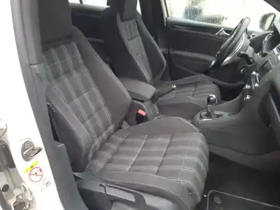 Veicolo di demolizione volkswagen golf vi (5k1) 2.0 tdi dell'anno 2009 alimentato cbb