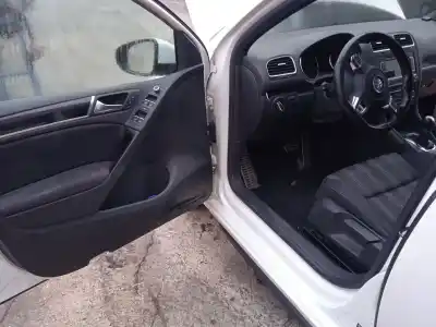 Veicolo di demolizione volkswagen golf vi (5k1) 2.0 tdi dell'anno 2009 alimentato cbb