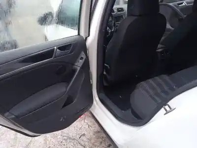 Veicolo di demolizione volkswagen golf vi (5k1) 2.0 tdi dell'anno 2009 alimentato cbb