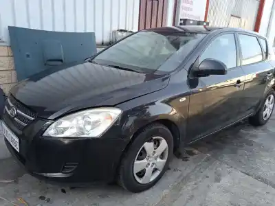 Veículo de Sucata kia cee'd fastback (ed) 1.6 crdi 90 do ano 2009 alimentado d4fb