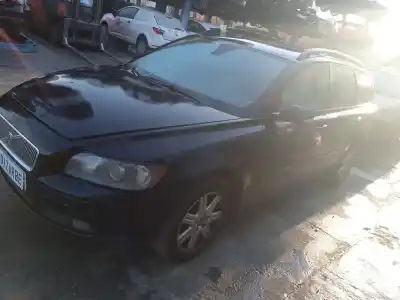 Sloopvoertuig volvo v50 (545) 2.0 d van het jaar 2005 aangedreven d4204t