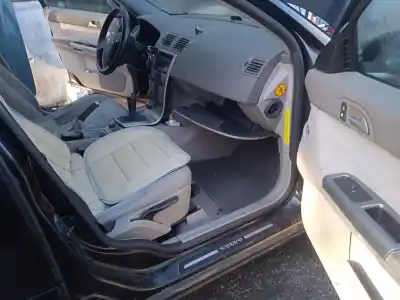 Sloopvoertuig volvo v50 (545) 2.0 d van het jaar 2005 aangedreven d4204t