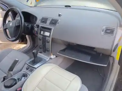 Sloopvoertuig volvo v50 (545) 2.0 d van het jaar 2005 aangedreven d4204t