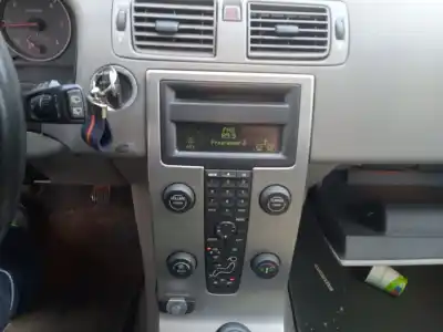 Sloopvoertuig volvo v50 (545) 2.0 d van het jaar 2005 aangedreven d4204t