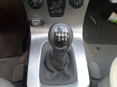 Sloopvoertuig volvo v50 (545) 2.0 d van het jaar 2005 aangedreven d4204t